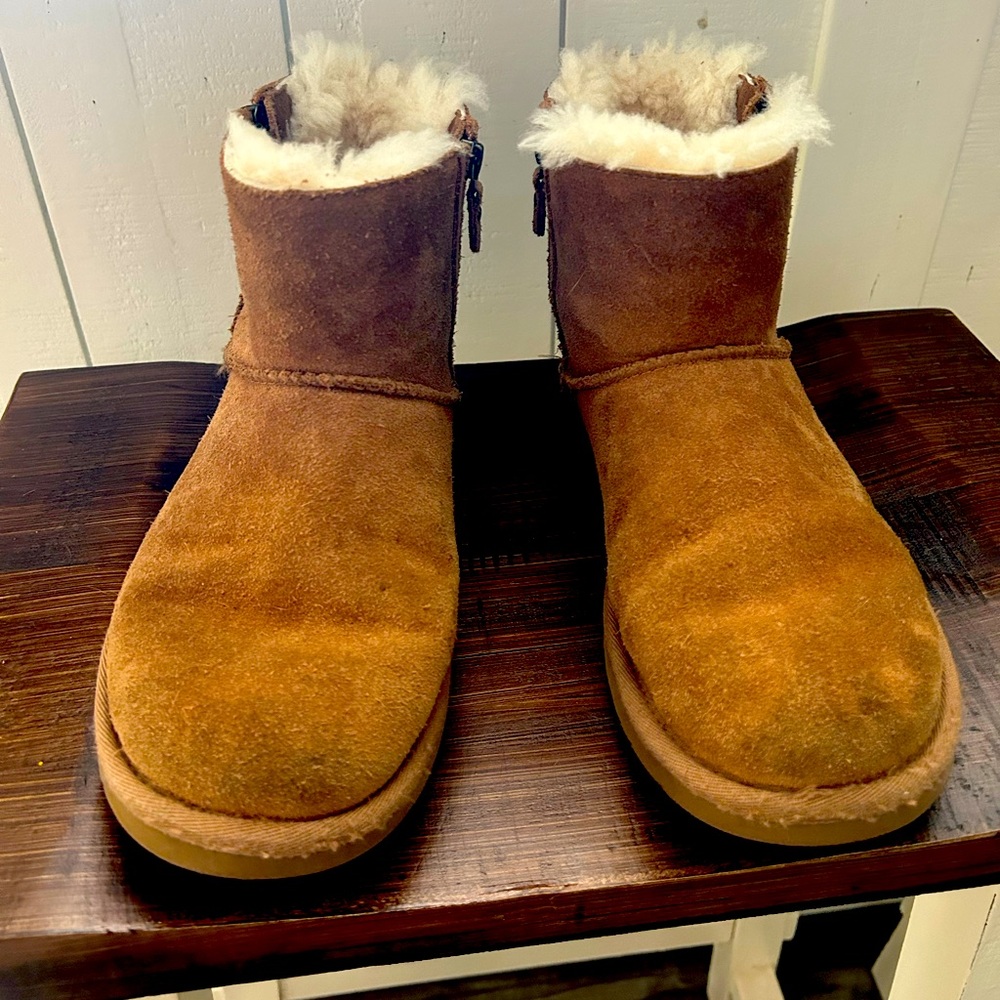UGG Mini Boots. Size Women’s 7. Camel Color